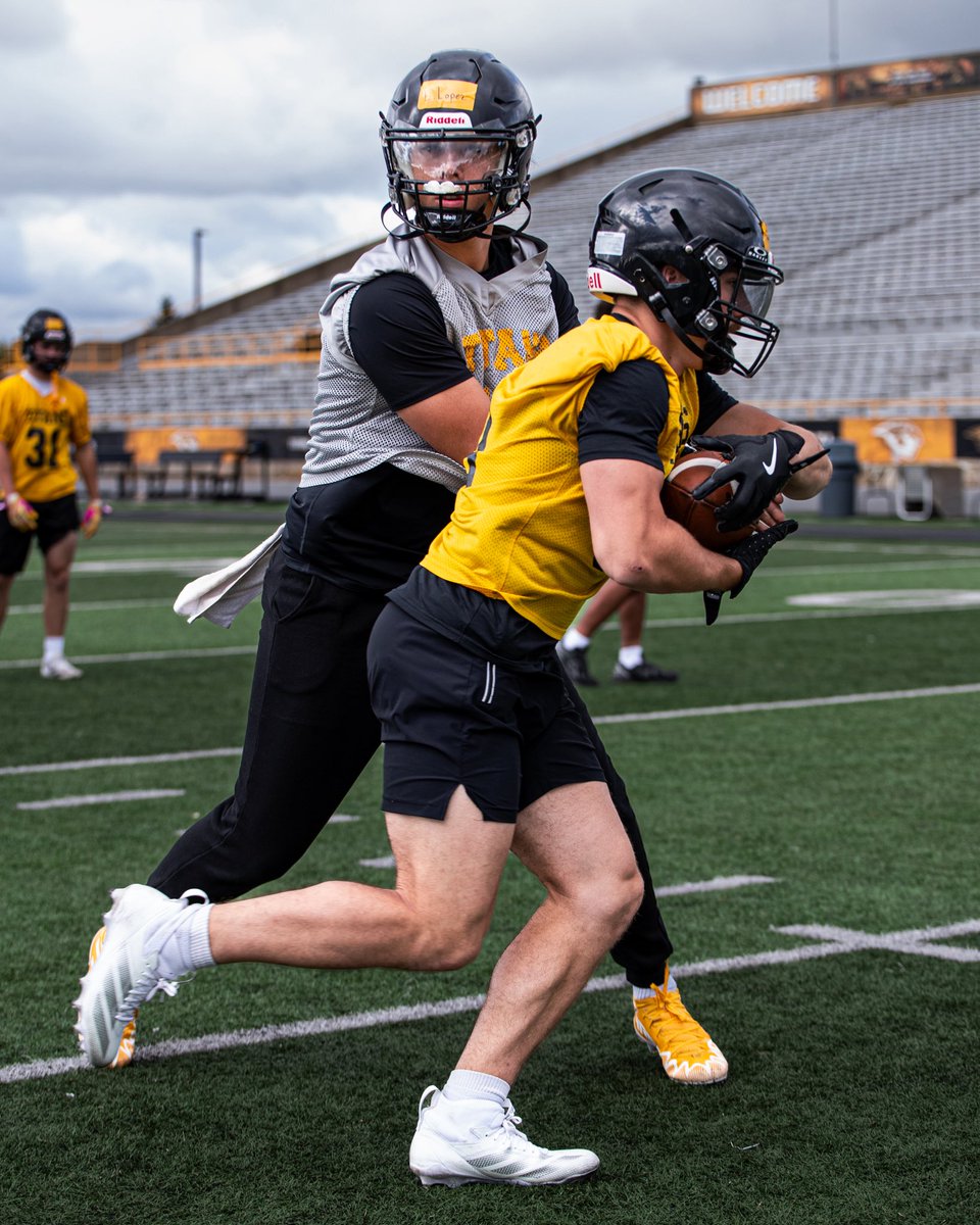 UWOFootball's tweet image. 𝙈𝙤𝙫𝙚 𝙩𝙝𝙚 𝙗𝙖𝙡𝙡

#O2HVE6AS | #NOW