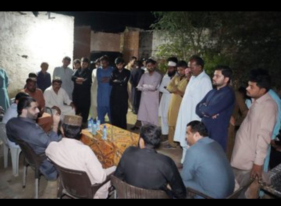 BilalAbro16540's tweet photo. #Dated 28-08-2025
PPP leader @rawalsharjeel offered condolences with different #communities of PS61
@sharjeelinam
#PS61 https://t.co/qYxsT82gpN