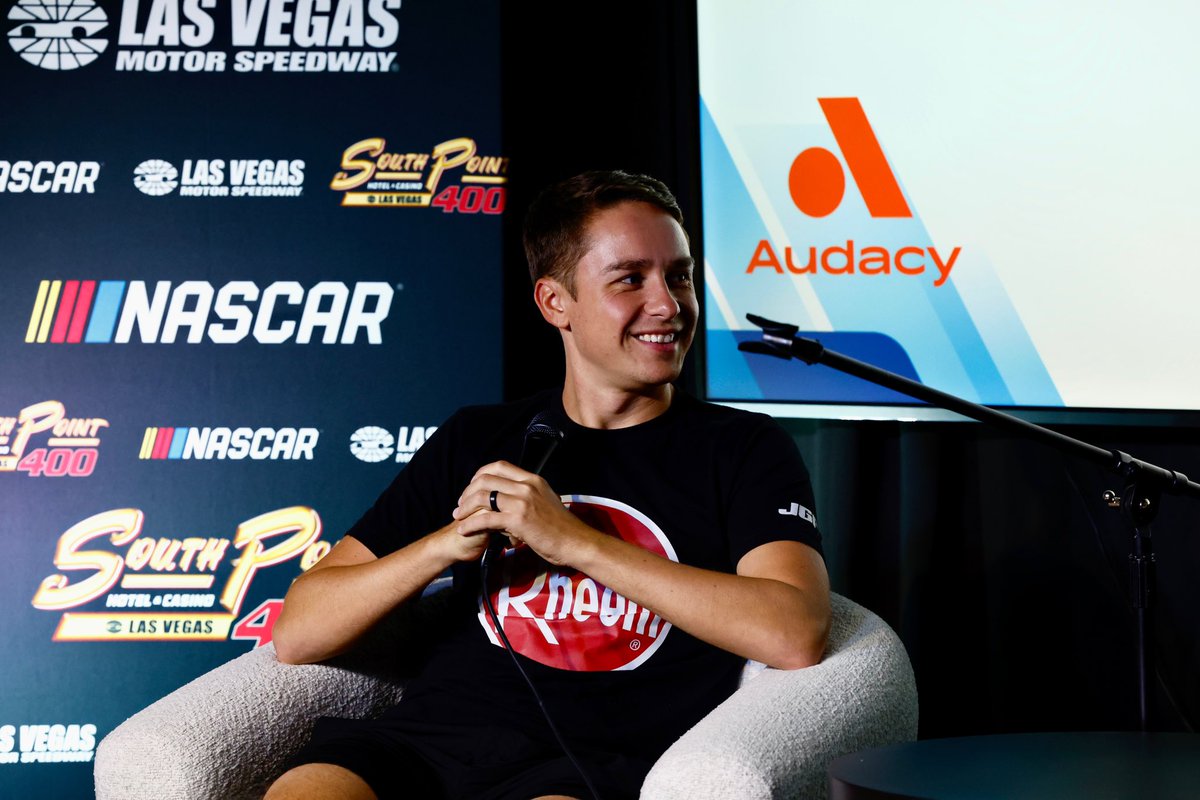 Las Vegas Motor Speedway tweet media