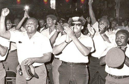 #OtD 28 Aug 1968 in Chicago, Black bus drivers in the city went on wildcat strike against their racist ATW union. While 80% of drivers were Black, the union leadership was white, and did not heed the concerns of Black workers. Learn more in our podcast: workingclasshistory.com/2018/07/22/e8-…