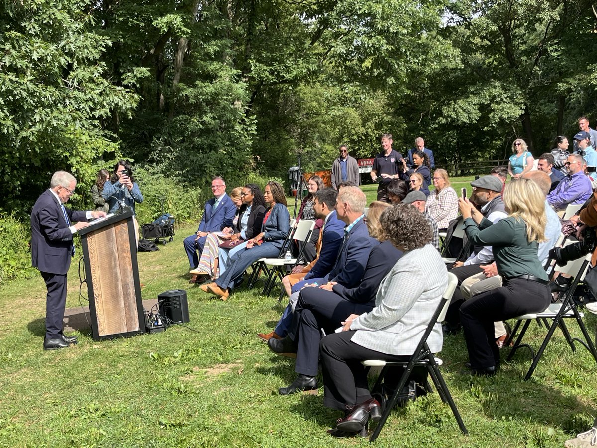 OhioEPA's tweet photo. Today, @GovMikeDeWine joined #OhioEPA Dir. Logue, @EPA, and local, state, and federal partners to kick off sediment removal at the #GorgeDam.

Once complete, the dam will be removed, making the #CuyahogaRiver free flowing for the first time in more than 100 years! https://t.co/oISPAapWac