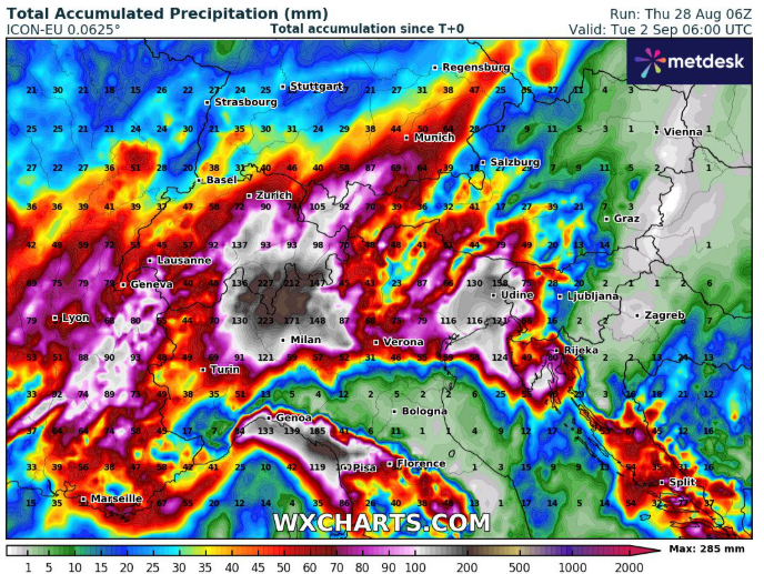 sturmwetter1703's tweet image. #Überflutungen #Hochwasser #Gewitter #Starkregen
An der Alpen-Südseite (Schweiz/Norditalien) sind nun innerhalb 24h ca. 50-100 l/m² Regen akkumuliert worden. Die Modelle rechnen nochmals 200-300 l/m² #Regen für die nächsten 24 / 120h!
⚠️⛈️🌧️