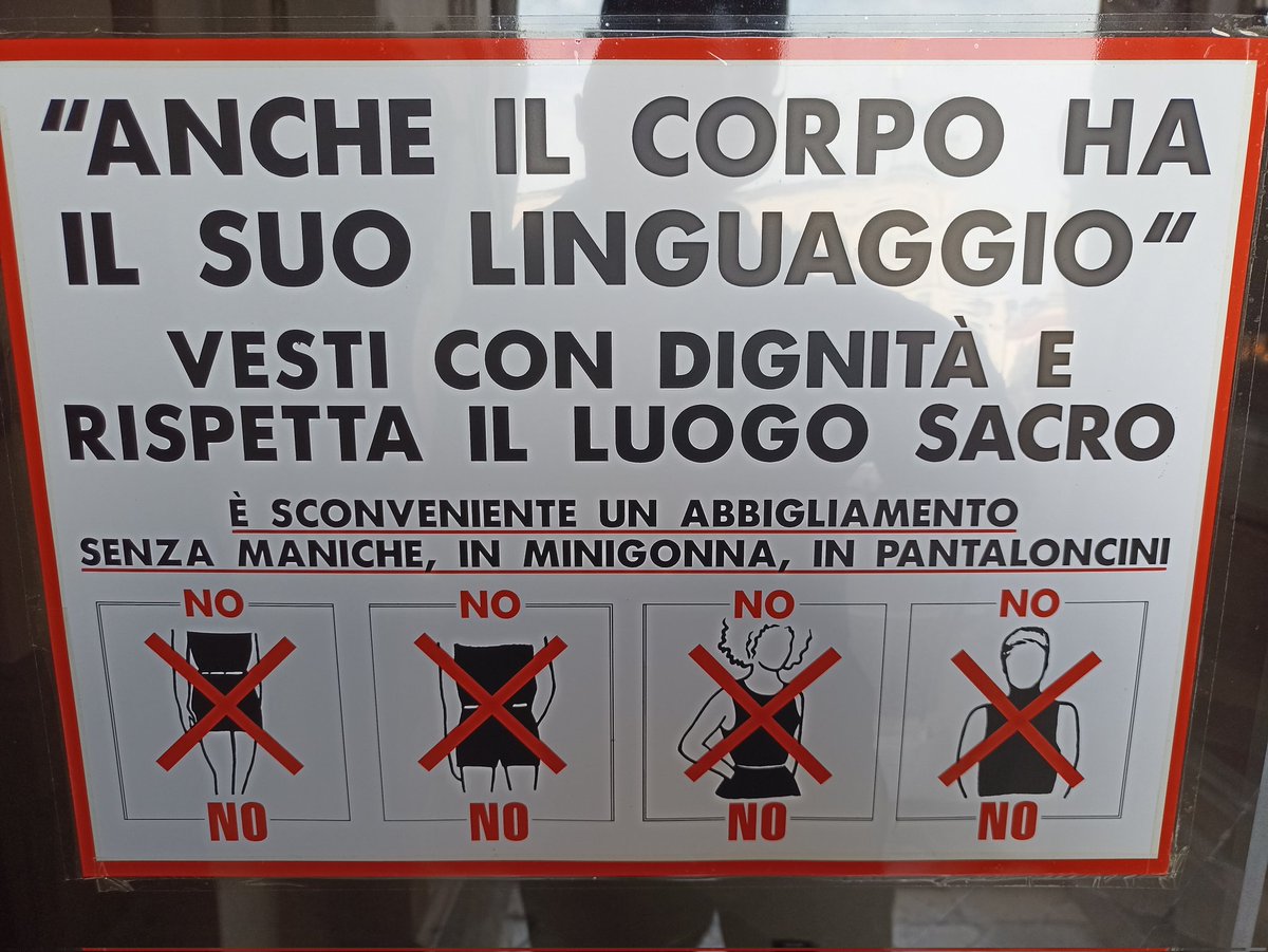 Rétif a toute directive exorbitante, notre héros jugea qu'un bermuda décathlon non retroussé n'était pas un "pantaloncino" 🩳🩳🩳
#Nonmaisalloquoi