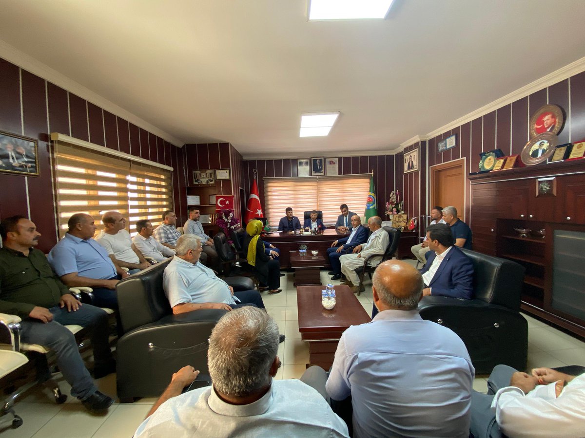 Milletvekilimiz sayın <a href="/malicevheri/">𝐃𝐫. 𝐌𝐞𝐡𝐦𝐞𝐭 𝐀𝐥𝐢 𝐂𝐞𝐯𝐡𝐞𝐫𝐢</a>  İl Başkan Yardımcımız Sayın <a href="/Cetinermehmets/">Mehmet Serhat Çetiner</a> veTeşkilatımızla birlikte Bozova Ziraat Odası Başkanı  Müslüm Okan ı ziyaret ettik.

 Misafirperverliklerinden dolayı Oda Başkanımız ve Yönetimine  teşekkür ediyorum.