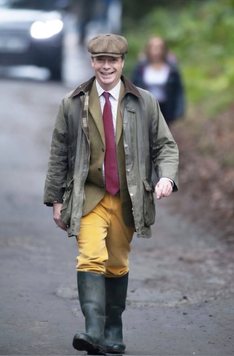 Seriously Scotland...

What on earth do you have in common with a multi millionaire who is married to a German, who's children have European passports which are denied to you, who has life long links to the Far Right, &amp; would deny #ScottishIndependence ?

Fuck <a href="/reformparty_uk/">Reform UK</a>