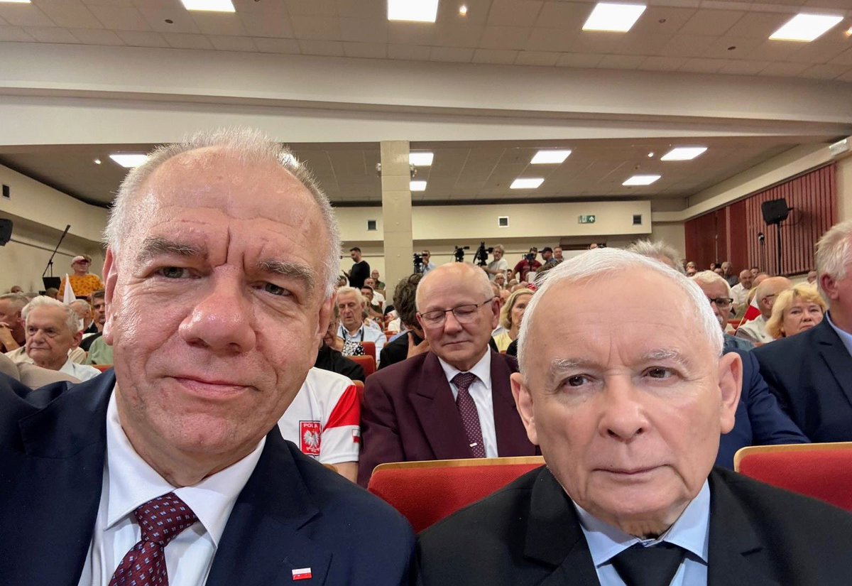 Dziady dwa.... taki bym dała tytuł ...
Jakieś propozycje⁉️⁉️⁉️⁉️⁉️   ⁉️⁉️⁉️