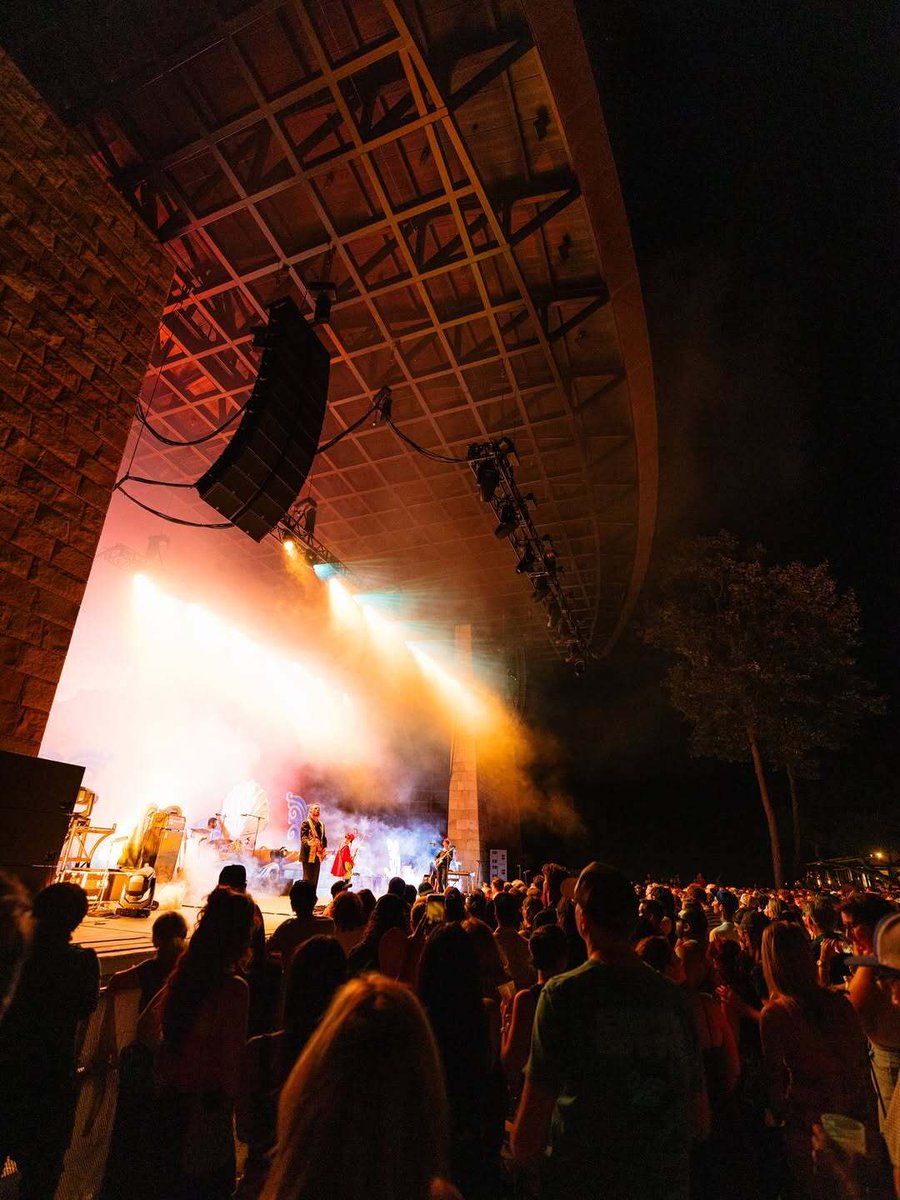 DelicatePro's tweet image. Japanese Breakfast | Santa Barbara Bowl | Lighting Production

📸  @rickybiggs @mugglinstagram on Instagram