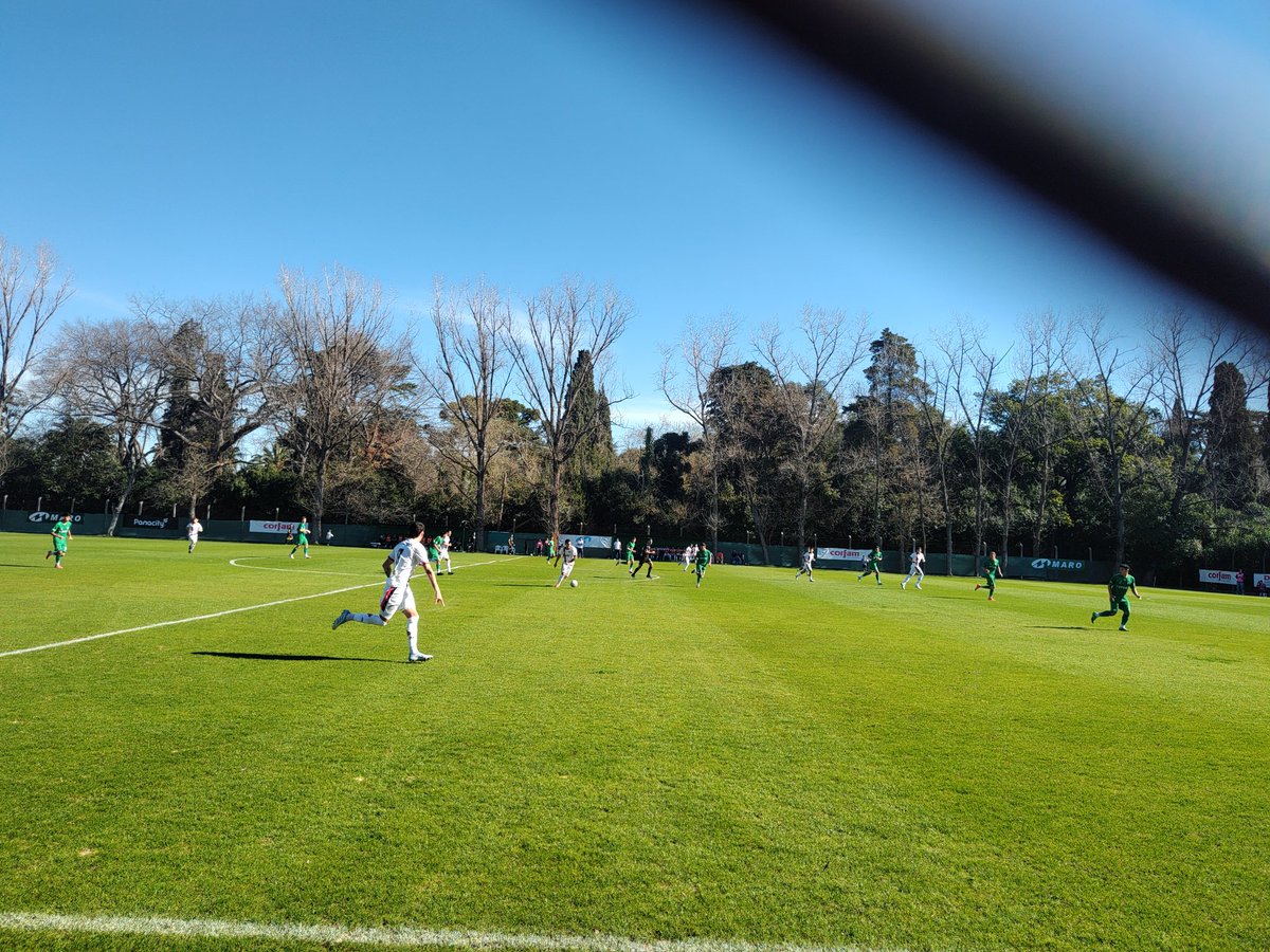 El plan perfecto
Pontevedra. Amigos. Picada. Asado y Fútbol