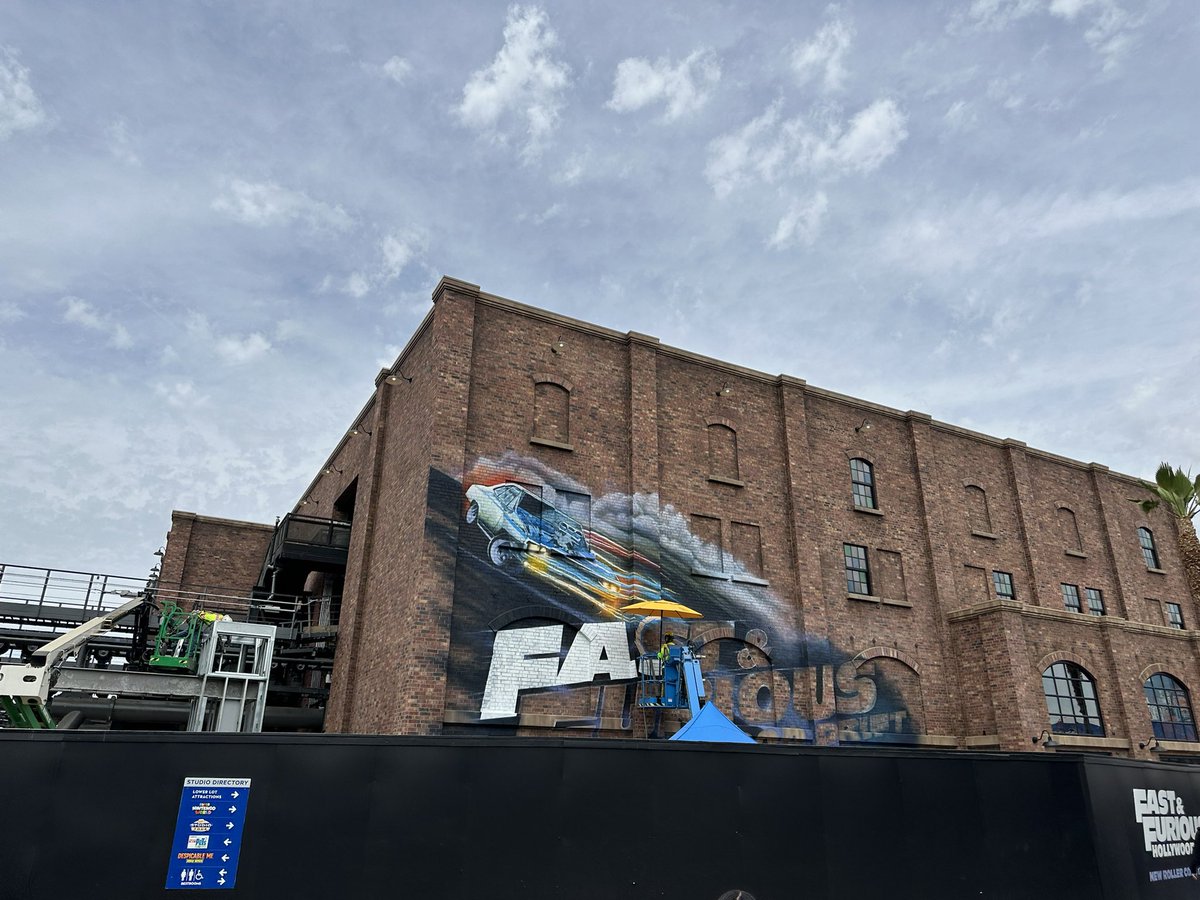 Paint going on for Hollywood Drift! 

“FAST &amp; FURIOUS” should be done in no time! #universal #UniversalStudios