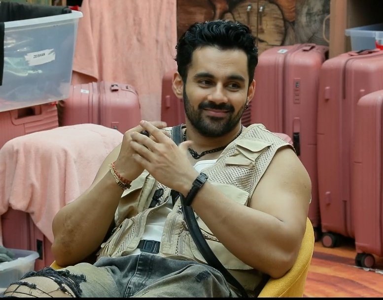 Today's episode 

#AbhishekBajaj showed his real potential &amp; he can play alone 🔥
He is trending on top 🔥 🔥 

#Bigboss19 #BiggBoss
#AbhishekBajaj