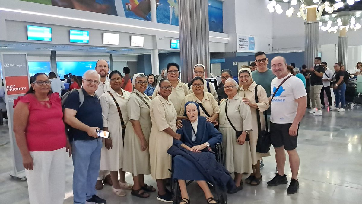 misionerospaul's tweet photo. Hoy ha regresado a España sor Felisa García, a sus 95 años, después de casi 60 años de servicio y entrega en #Honduras.
Con su partida se cierra un capítulo de las Hijas de la Caridad de España en Honduras, pero queda vivo el ejemplo de su espíritu misionero, sencillo y alegre, que seguirá inspirándonos.