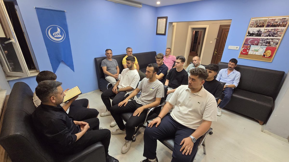 Şişli Ülkü Ocakları olarak düzenlediğimiz Kuran-ı Kerim tilavetimizi; İki cihan serveri Peygamberimiz Hz. Muhammed (s.a.v) ve Aziz Şehitlerimizin Ruhlarina hediye eyledik.

Varolsun Ülkü Ocakları.🇹🇷