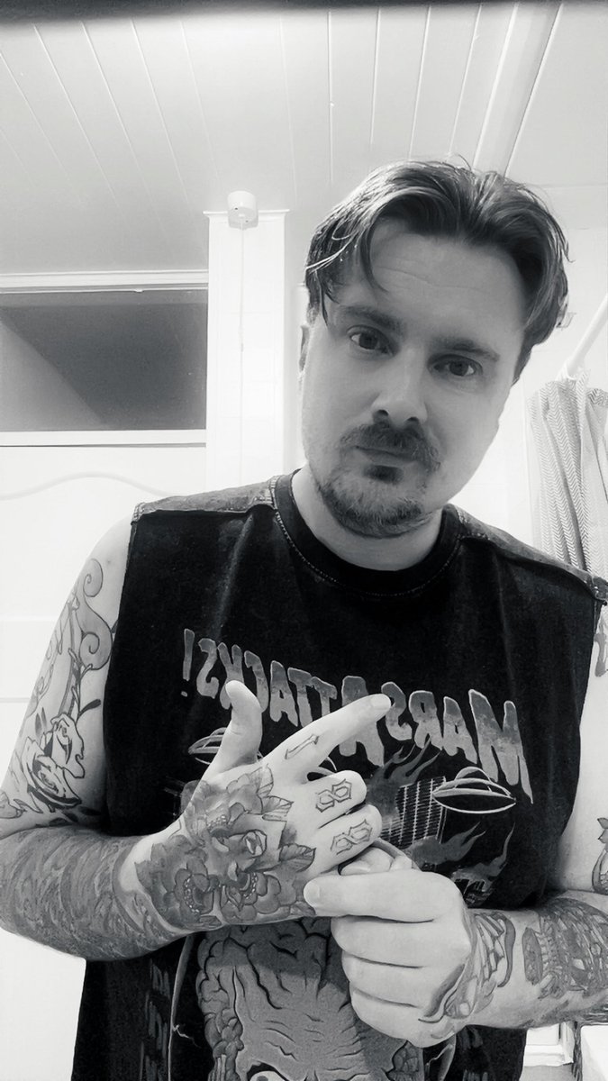 Grey scale. #selfie #tattoos