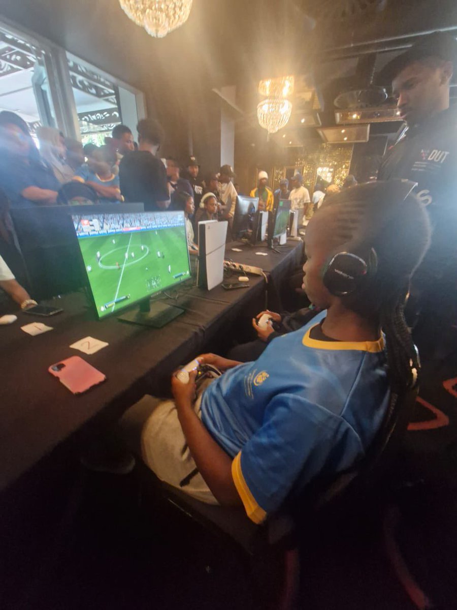 Sport_TUT's tweet photo. Day 1 of #USSAEsport wrapped after long hours, and our EAFC team delivered with a strong performance!
9 out of 12 players advanced to the knockout stages. Onward and upward!
#FromGoodToGreat #USSAESport #HomeOfChampions #TUTESport https://t.co/94XcR1fYzm