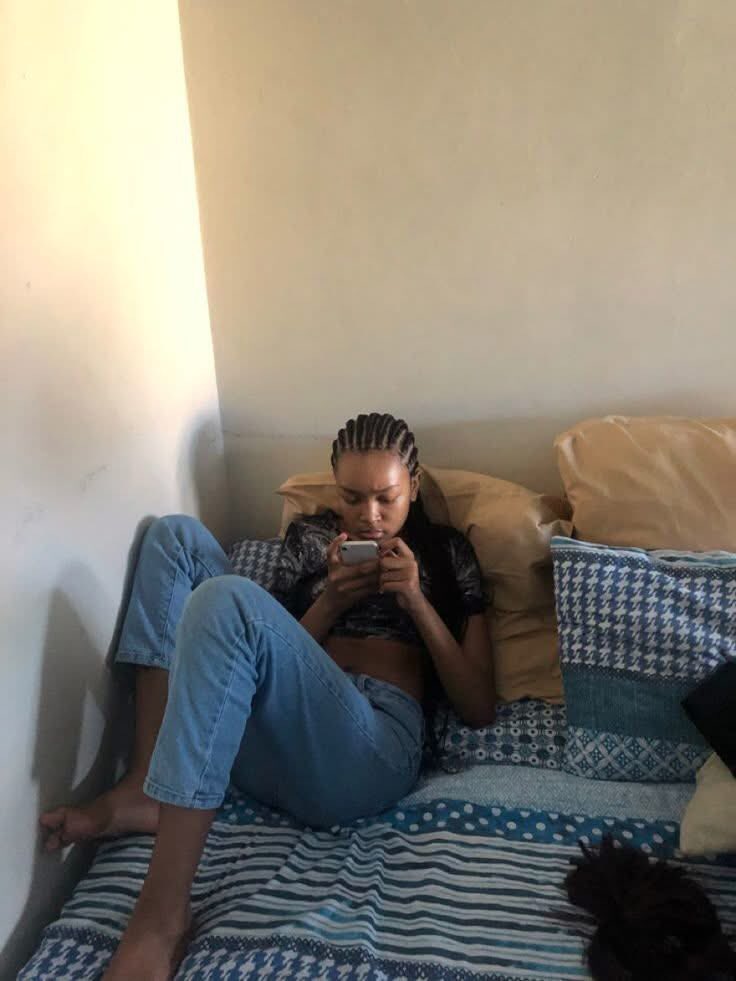 Guys, what's the next step now?
She just dey press phone since 🥲