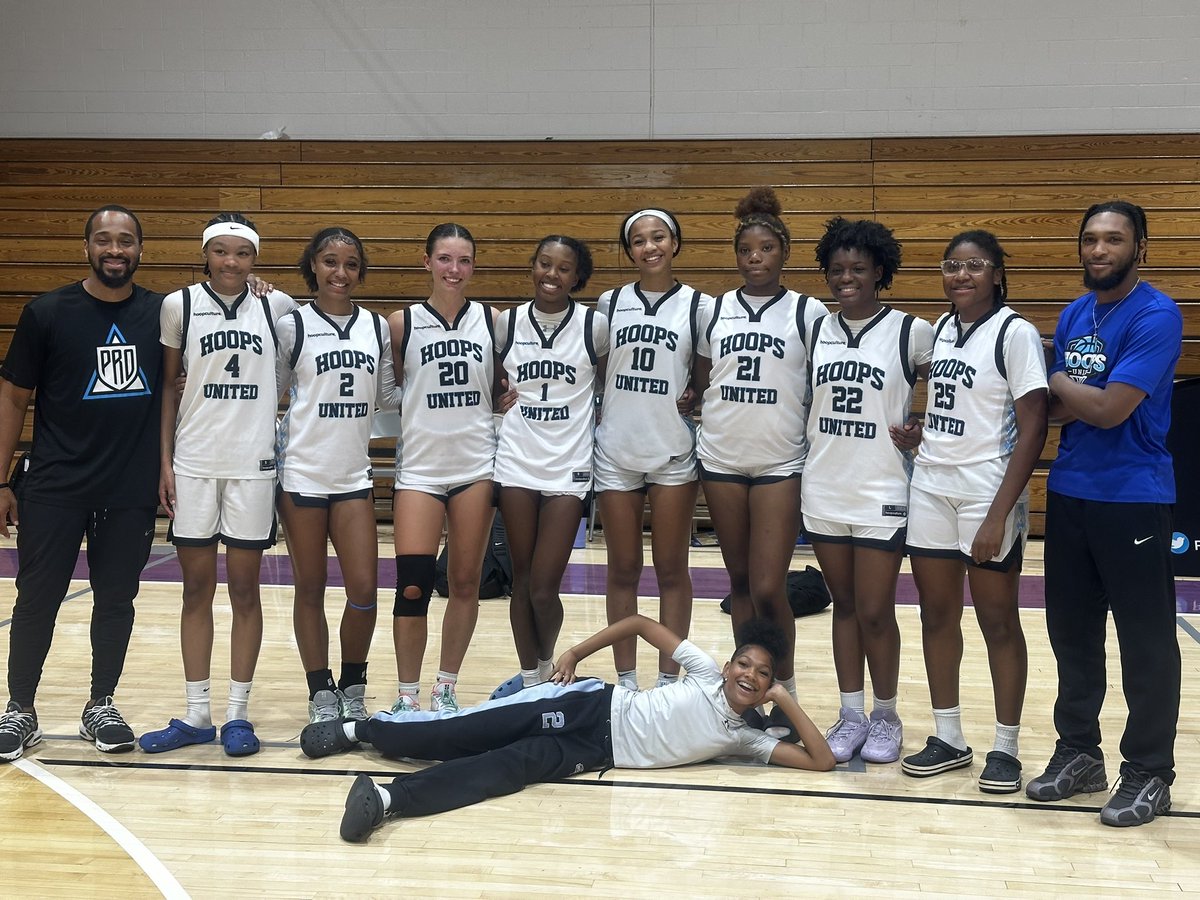 ⛹🏽‍♀️🏀