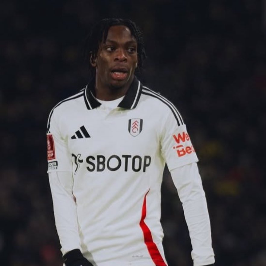 FabrizioRomano's tweet image. 🚨🔵⚪️ RC Strasbourg are closing in on deal to sign Fulham talent Martial Godo!

Agreement close and understand it’s a permanent move, as part of BlueCo project. ✨

Godo’s keen on the move with details to be fixed in next 24/48h. Follows @MohamedTerParis info.