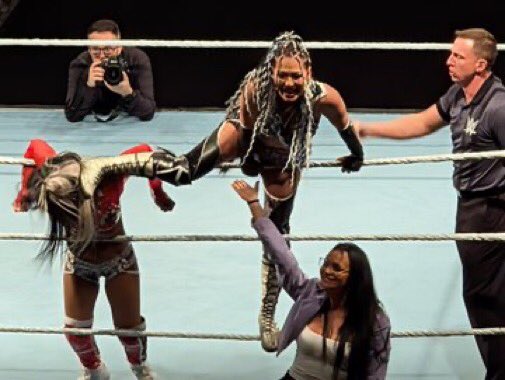 Giulia is a menace ✨

#WWECardiff #ジュリア
📸:<a href="/PhilJones77/">Phil Jones</a>