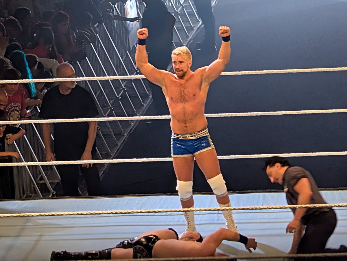 ๐๐ซ๐๐๐๐ง (@wrestlingcovers) on Twitter photo ๐จ JOE HENDRY APPEARED ONCE AGAIN AT WWEโs LIVE EVENT TONIGHT IN CARDIFF!
๐ธ <a href="/PhilJones77/">Phil Jones</a>
His third consecutive appearance for WWE this week against The Miz.
Starting to think itโs very possible we see this on TV or maybe even at Bound For Glory. ๐จ JOE HENDRY APPEARED ONCE AGAIN AT WWEโs LIVE EVENT TONIGHT IN CARDIFF!
๐ธ <a href="/PhilJones77/">Phil Jones</a>
His third consecutive appearance for WWE this week against The Miz.
Starting to think itโs very possible we see this on TV or maybe even at Bound For Glory.