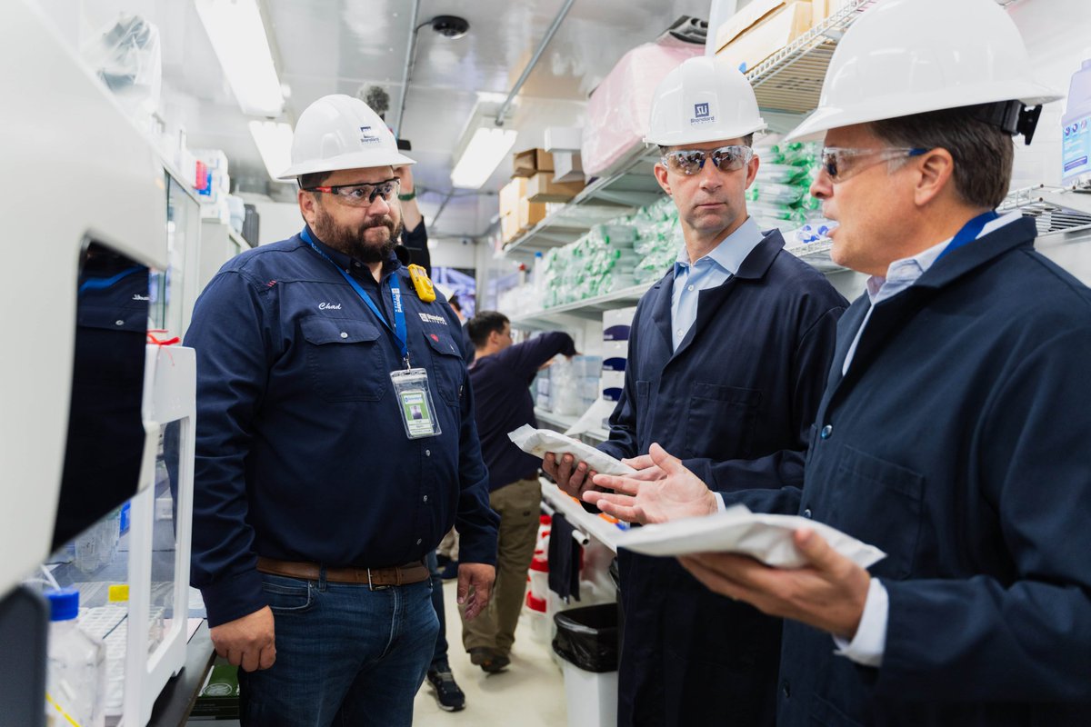 Standard Lithium (@standardlithium) on Twitter photo Great day with <a href="/SenTomCotton/">Tom Cotton</a> at our demonstration plant.
Our DLE facility is the most advanced in the U.S., operating 24/7 since 2020, processing 33M+ gallons of brine, and powered by 30+ locally trained operators.
This work is key to strengthening U.S. energy independence! Great day with <a href="/SenTomCotton/">Tom Cotton</a> at our demonstration plant.
Our DLE facility is the most advanced in the U.S., operating 24/7 since 2020, processing 33M+ gallons of brine, and powered by 30+ locally trained operators.
This work is key to strengthening U.S. energy independence!