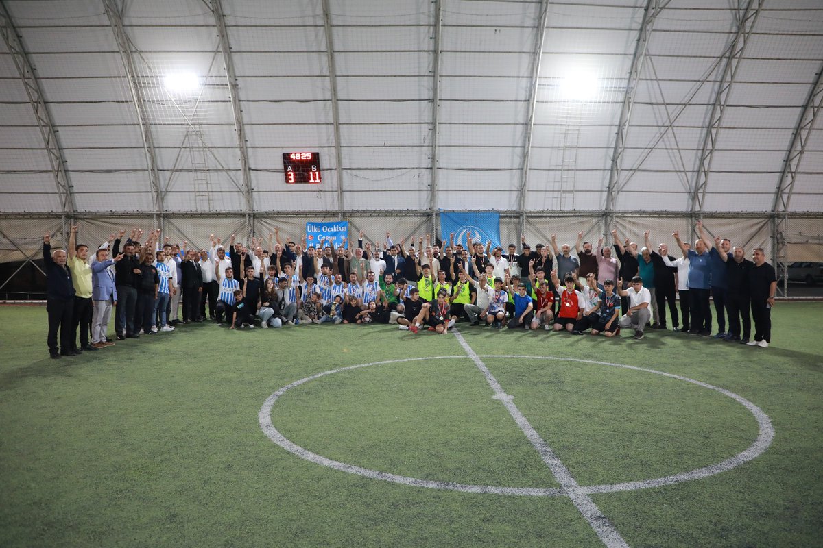 📌Ülkü Ocakları

Ülkü Ocakları tarafından düzenlenen Kutadgu Bilig Futbol Turnuvası final müsabakalarına; MHP İl Başkanlığımız, Merkez İlçe, Alaca, Sungurlu, Osmancık, Kargı ve İskilip İlçe Başkanlıklarımız, Alaca, Sungurlu ve Osmancık Belediye Başkanlarımız, Türk Kamu-Sen’e