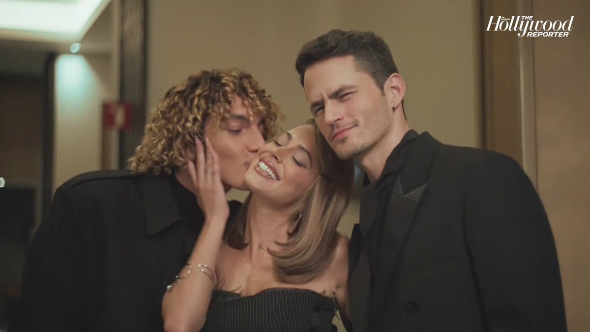 Me muero de ternura, <a href="/TiniStoessel/">tini</a> debería llevar en su valija a este par 🥹
Apuesto a que <a href="/jorgelopez_as/">Jorge Lopez</a> y <a href="/MartinGBarba/">Martín Barba</a> aceptan 👉👈