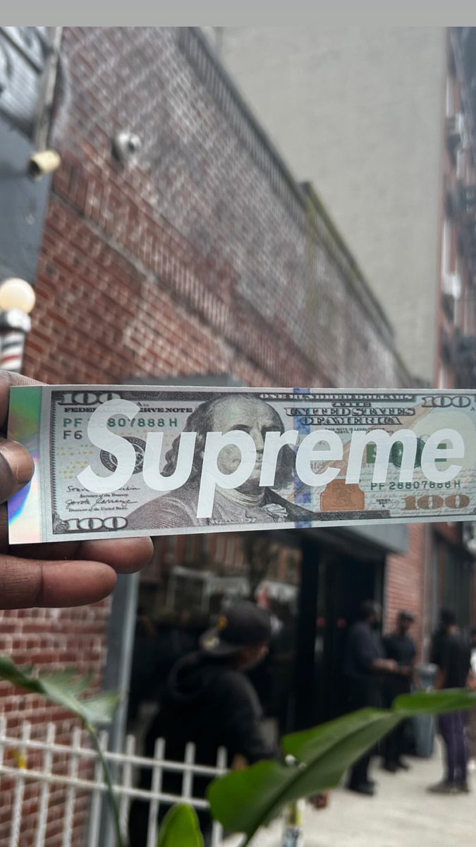 Supreme Drops tweet media