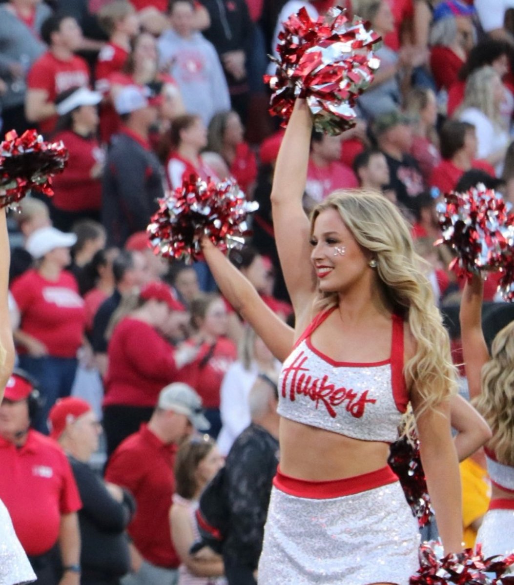 Scarlet throwback to celebrate a Husker game day! Happy Week 1 🏈🌽 #GBR #CollegeFootball