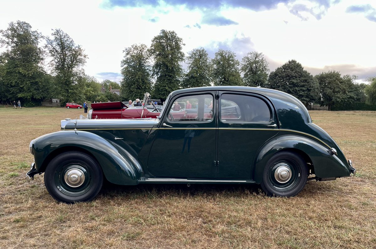 judith_sheen's tweet photo. #LeaFrancis at at #Wilcot Classics on the Green https://t.co/MGJelNu4lX
