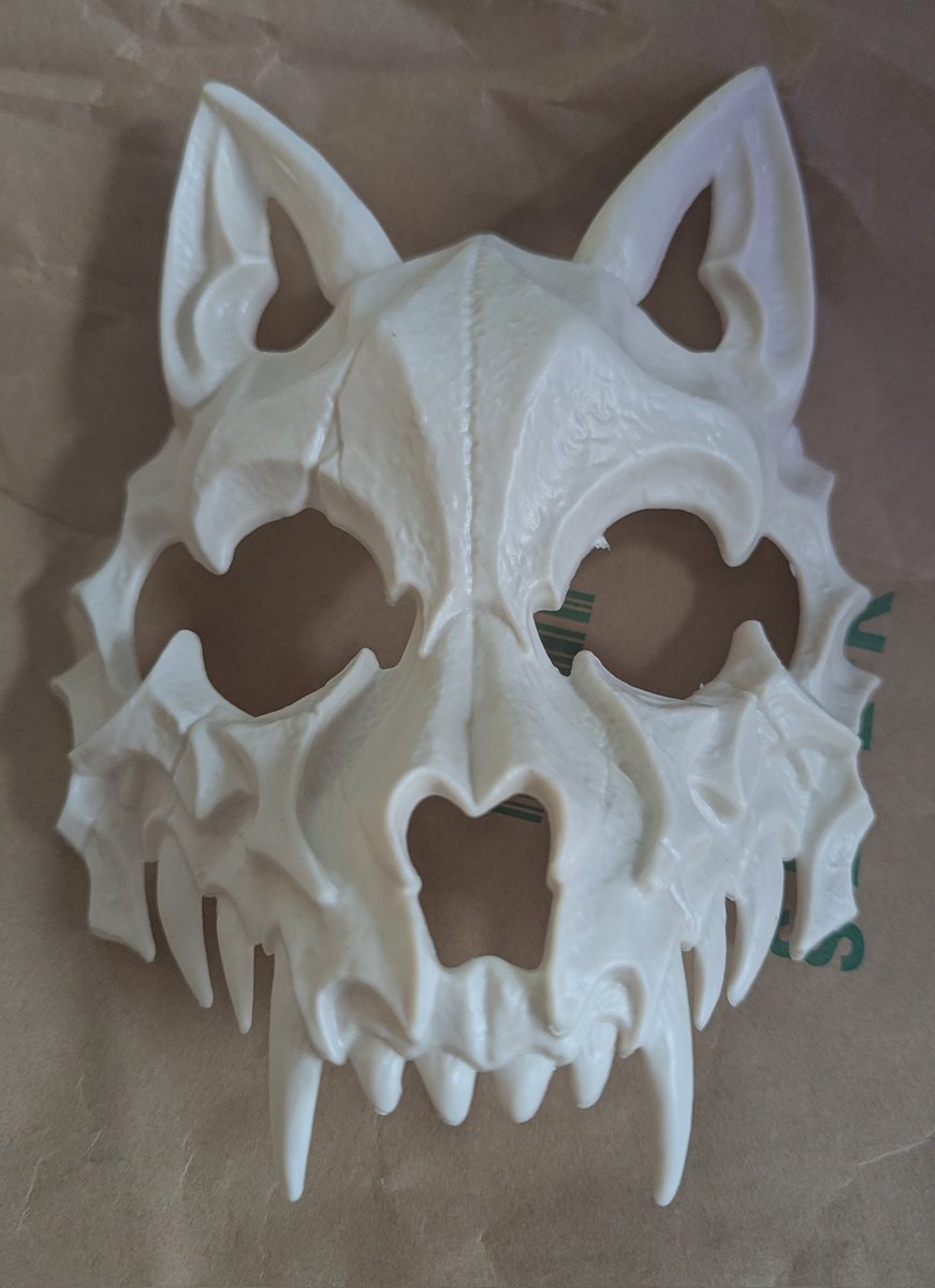 Okay ich hab mir zur Aufgabe gemacht es so anzumalen das es irgendwie gut aussieht, wish me luck. Wenn's was wird post ich morgen das final dingens ಥ⁠‿⁠ಥ