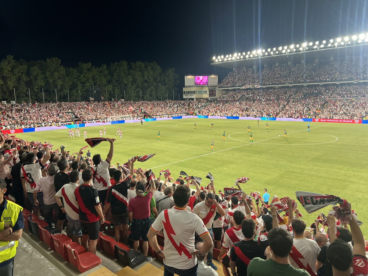 El Rayo es de Conference. La eliminatoria ha sido un trámite, pero había que pasarlo para disfrutar el premio ganada la pasada temporada.

Habrá que volver a Vallecas unas cuantas veces este año. 🫶