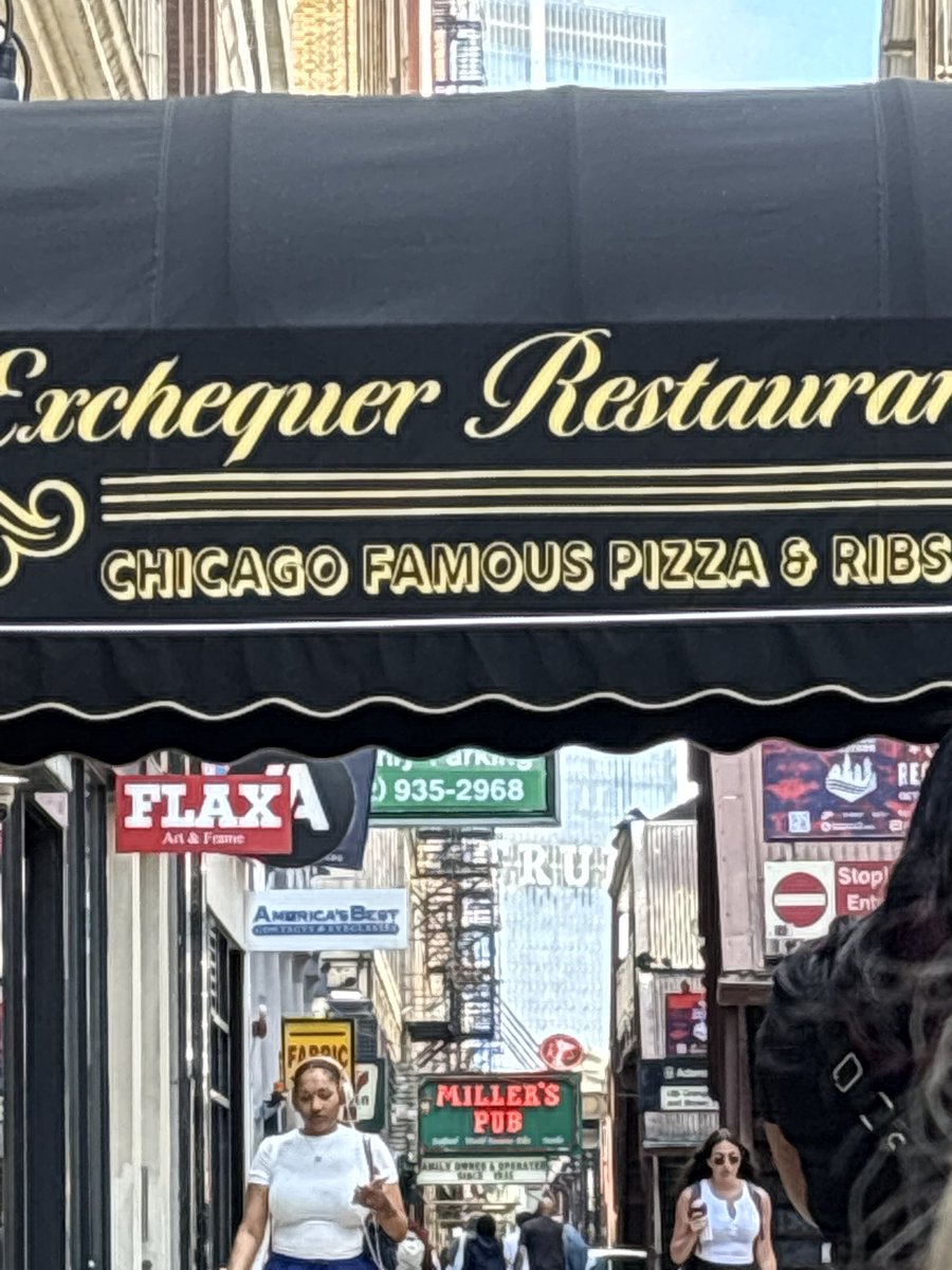 Razor607's tweet image. @BarstoolBigCat ribs or pizza? #Exchequer