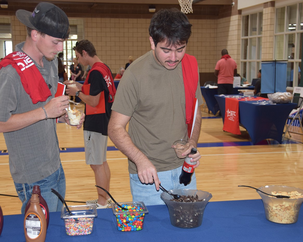 Nothing says school is about to begin at our Sweetwater campus than the new students arriving on campus. We hosted a New Student Orientation, complete with an ice cream social at the Student Center.

#TSTCproud