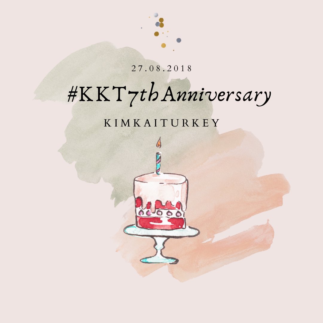 [#KKT] — @KimKAITurkey hesabımızın 7. yıl dönümü!🐻💛 

7 yıl önce açtığımız bu hesapla, binlerce anı ve sevgiyi biriktirdik. O günden bu yana Jongin sevgimizi, haberlerini ve anılarını sizlerle paylaşmaya devam ediyoruz.

Bu yolculuk boyunca yanımızda olan herkese teşekkür