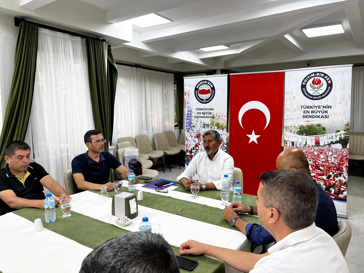 Sendika ilçe temsilcisi, ilçe yönetimi, kadın komisyonu ve şube yönetimi ile gerçekleştirdiğimiz toplantıda Toplu Sözleşme sürecini kapsamlı şekilde değerlendirdik.