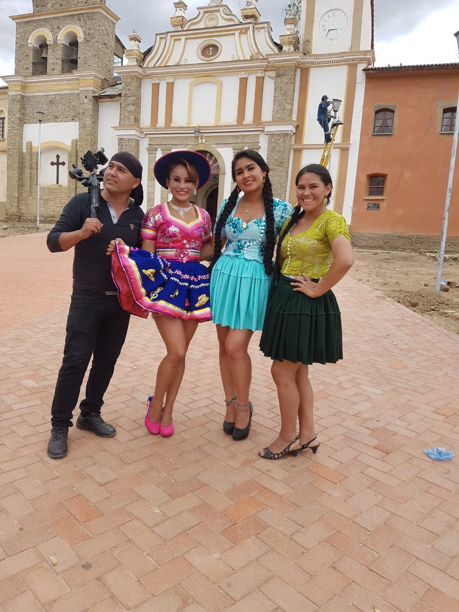 LuzDannyOficial's tweet photo. Recuerdazo del rodaje de grabación en Tarata - Cochabamba🤩🥳💃✨
#LuzDanny #Salay https://t.co/25jQt0rlhv