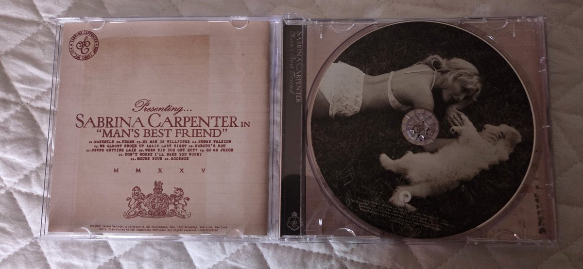 jaxarooni's tweet image. MY ALBUM CAME AND ITS GORGEOUS