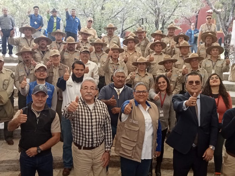 Gloria Sandoval Salas (@gsandovalsalas) on Twitter photo 📸La Oficina de Representación de la <a href="/SEMARNAT_mx/">SEMARNAT México</a> en #Aguascalientes, formó parte de la celebración 🎉 del 50 Aniversario del Grupo de Guardabosques Estatales 👨🌳👩, importantes aliados para la vigilancia, cuidado y protección de los recursos naturales 🌱 en la entidad.
En 📸La Oficina de Representación de la <a href="/SEMARNAT_mx/">SEMARNAT México</a> en #Aguascalientes, formó parte de la celebración 🎉 del 50 Aniversario del Grupo de Guardabosques Estatales 👨🌳👩, importantes aliados para la vigilancia, cuidado y protección de los recursos naturales 🌱 en la entidad.
En