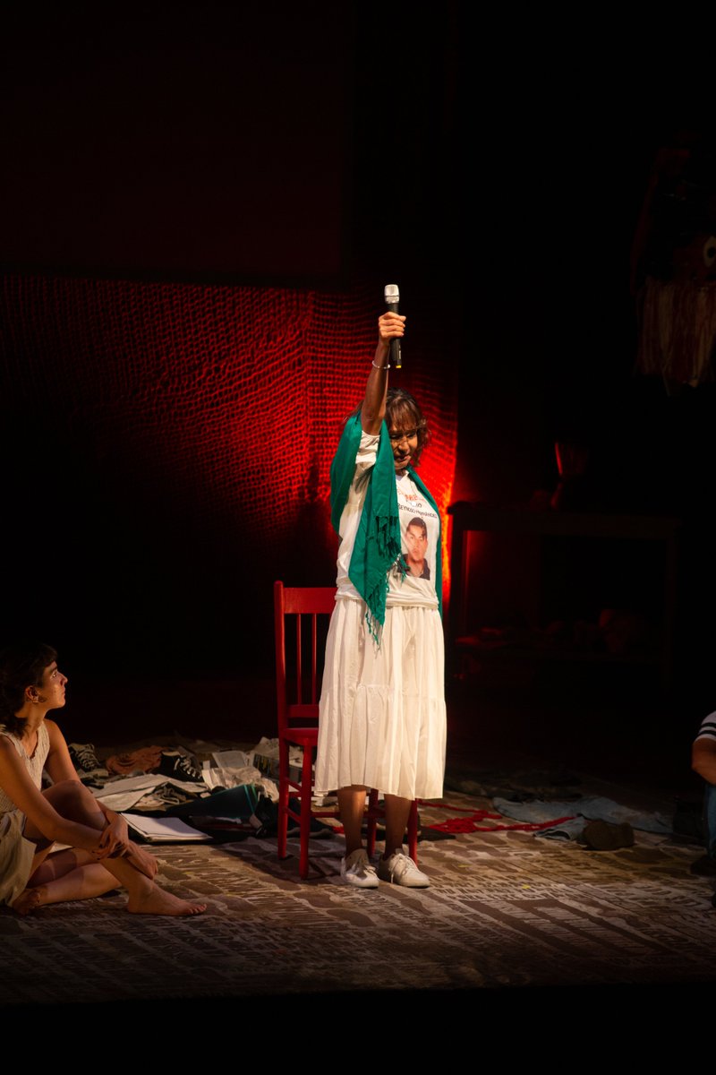 [Entrevista] Después de las ausencias, tendrá dos funciones en La Gruta del <a href="/Helenico/">Centro Cultural Helénico</a> en el marco del Día Internacional de las Víctimas de Desapariciones Forzadas.

Aquí una conversación con su directora Julieta Casavantes.

wp.me/pfwmKw-ng