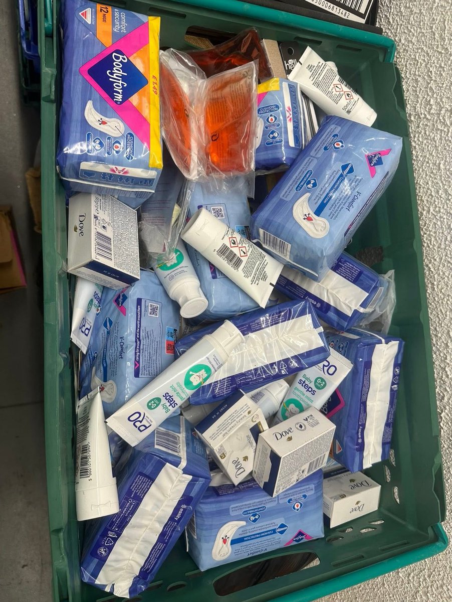 NitelightC's tweet image. Where food is hard to come by, hygiene becomes second best 😢 we’ve distributed lots of kids, men’s and women’s hygiene bags recently and always take full trays of products to our free stalls to help 😊❤️

nitelightcic.co.uk/shop/

#CommunitySupport #BasicEssentials #cashlessaid
