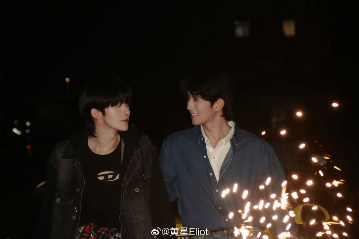 #Huasheng AU with 
— Hua Yong as the Orchid Prince Fairy and Shaoyou a simple human being, 

Where Fae!HY meets Shaoyou during a trip to the human world and is so drawn to him that he decides to steal SH and marry him in his Realm.

#ABODesire #DesireTheSeries #垂涎Desire
