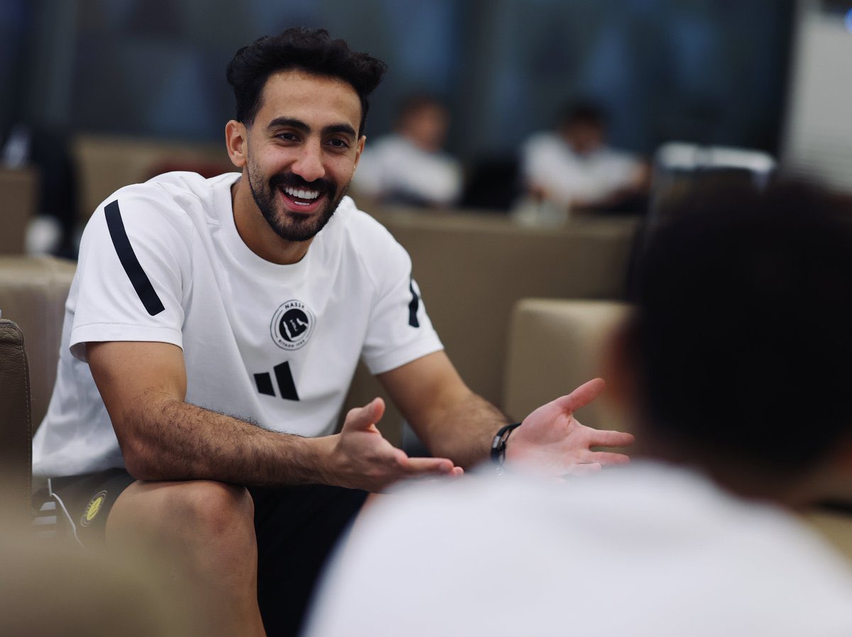 الي قدام العقيدي من
كانه سعد الناصر ولا ؟