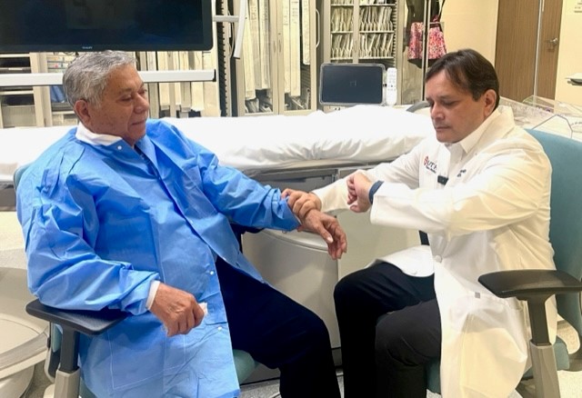 UnivHealthSA's tweet photo. The #Convergent treatment is a a minimally invasive procedure that eliminates the fatigue and shortness of breath experienced by #AFib patients, reducing the risk for #stroke &amp; #clots. 

@UnivisionSATX shows how it gave a man, 74, his life back: https://t.co/gQNVPkxFQU. https://t.co/Zwg3VIm8Q8