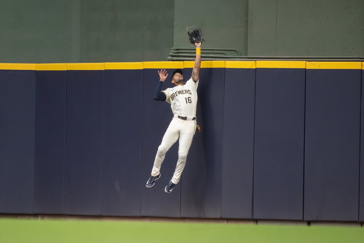Milwaukee Brewers tweet media