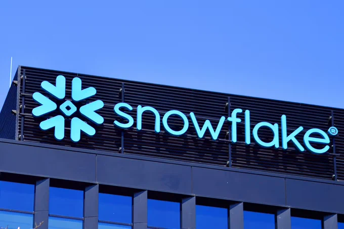 📈ONLYOPTIONS: Snowflake ($SNOW) segna la migliore performance giornaliera del 2025 con un aumento del 20% dopo utili sopra le attese