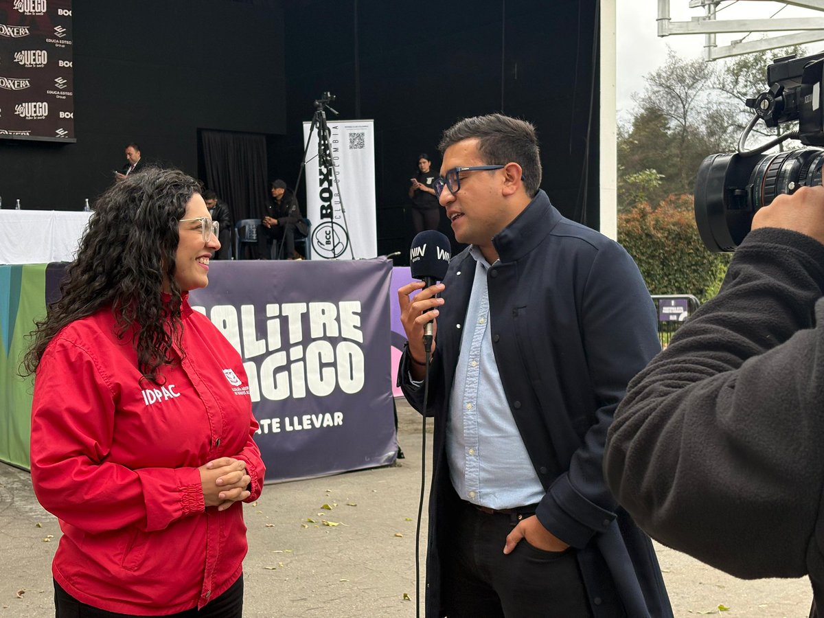 #AquíSíPasa

Nuestra directora @mariaximenamt acompañó a los deportistas que participarán en  #1000En1Día con la velada profesional BOXXERA, un evento que trasciende el deporte y promueve la Bogotaneidad: convivencia, respeto e inclusión.