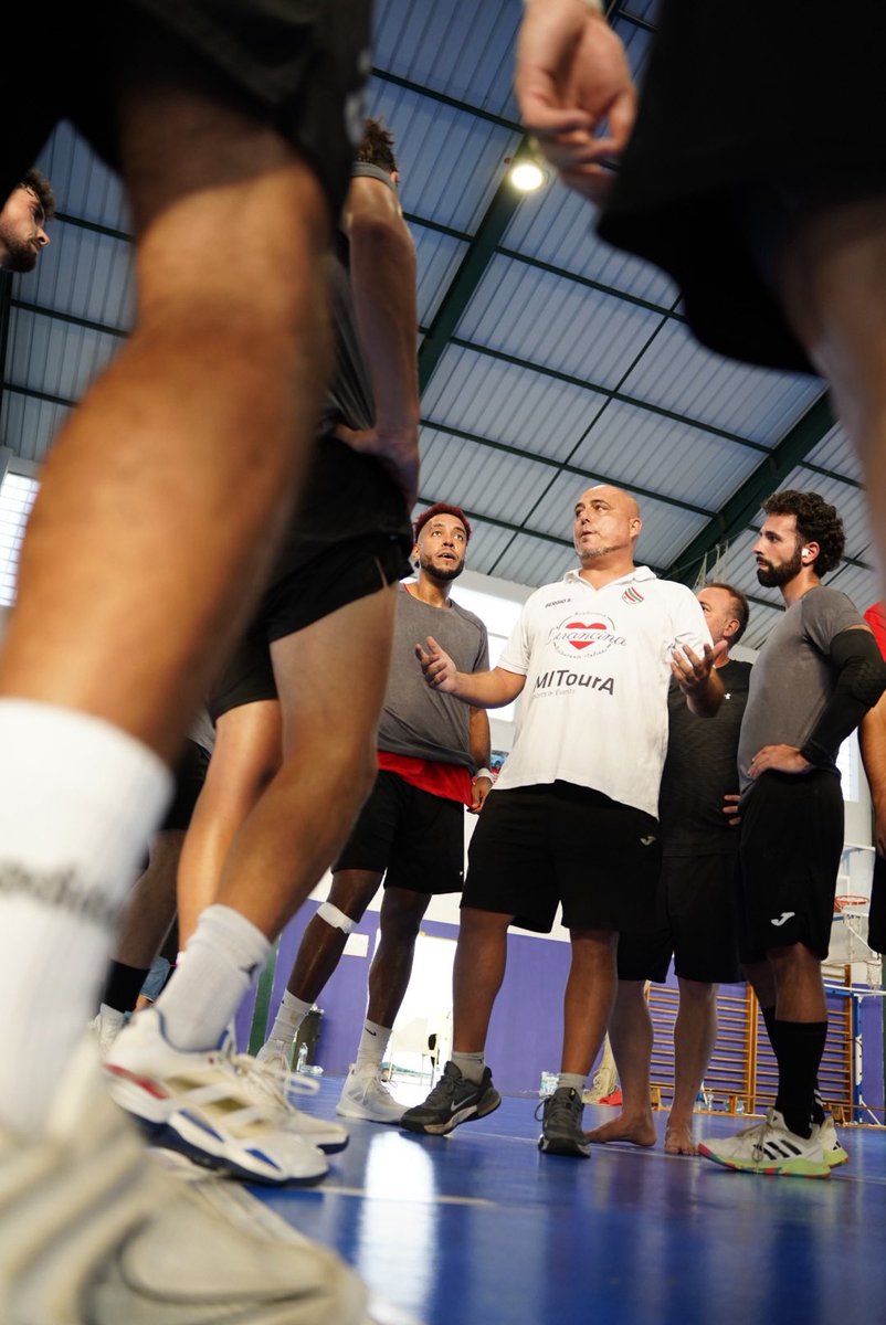 📸 Revivim els millors moments del IV Trofeu Illes Balears!

Un partit ple d’emocions i molt bon ambient.

🙌 Gràcies a tots i totes per ser-hi i fer-ho tan especial.

#HandbolALesIlles