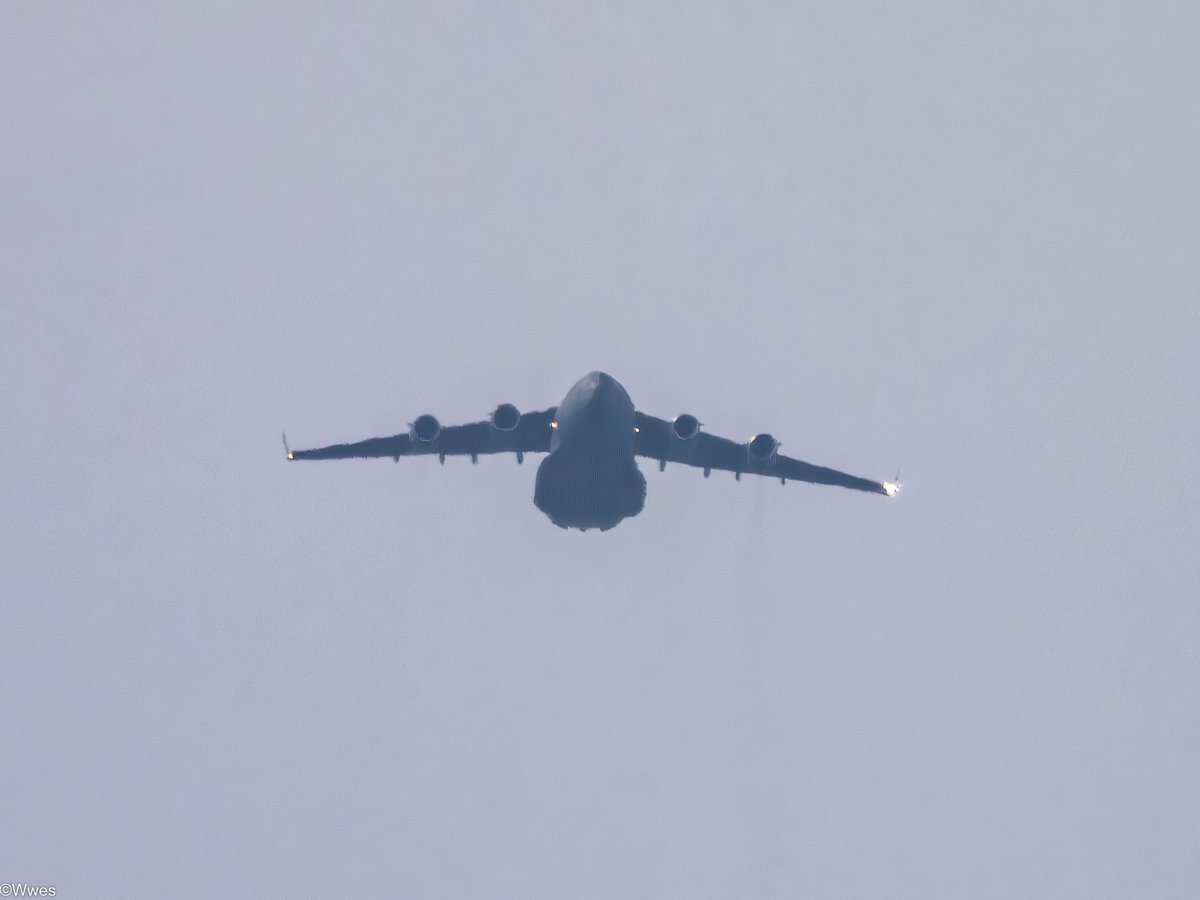 wesleyb1989's tweet photo. 28-8: #RCH280 #AE2FA4 (08-8192) #USAF #C17 Boeing C-17A Globemaster III after delivery of two Apaches at #Gilze
(#NLspot #Planespotting #Nikon #P950 #P1000 #Aviation #Avgeek #ADSB) https://t.co/D877VrRa7t