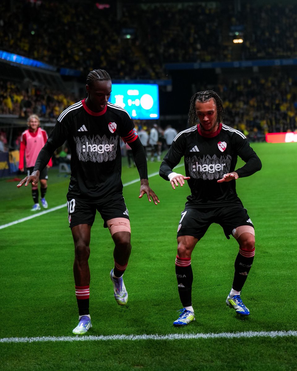 La vie est belle bordel 💙💫

Laisse moi kiffer l'Europe avec mes poooooooteeesss !!! 🇪🇺😍

#RCSA #RCSLIVE #LIVERCS #UECL