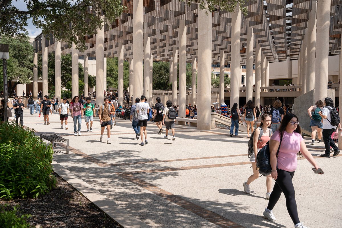 Record alert! UTSA welcomes over 38,200 Roadrunners this fall, representing 7% overall growth, 19% more freshman and a  9% jump in total credit hours.

That's how we grow together!

Read more at: bit.ly/4oYvw14